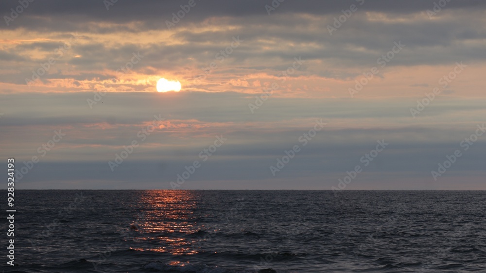 Fototapeta premium Zachód słońca nad Bałtykiem