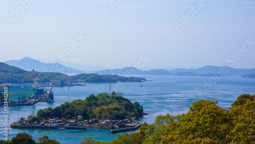 瀬戸内と島と青空