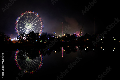 Freizeitpark/Kirmes bei Nacht photo