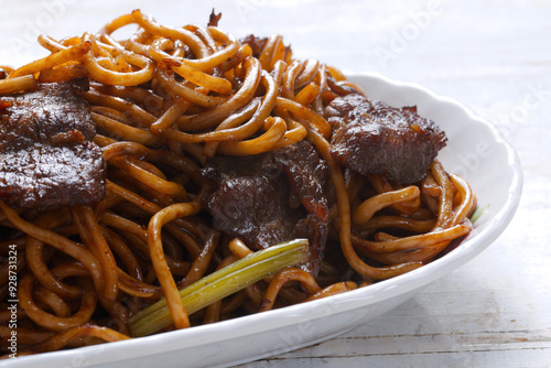 Obraz na płótnie chinese beef fried noodle w salonie