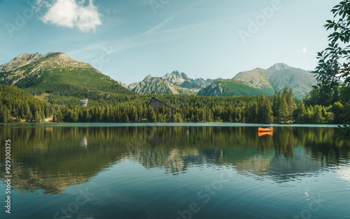 górskie jezioro latem, Tatry wysokie Szczyrbskie Jezioro