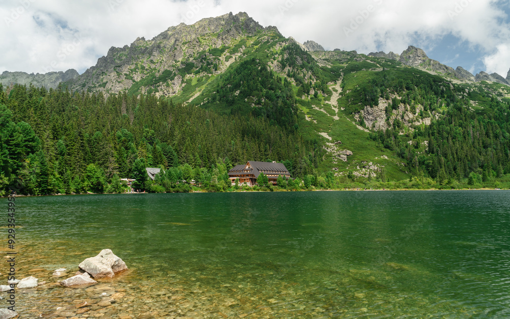 schronisko górskie nad Popradzkim stawem w Tatrach Wysokich, Słowacja