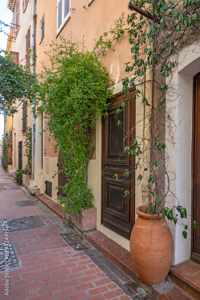 Fototapeta premium The old town of Antibes, France