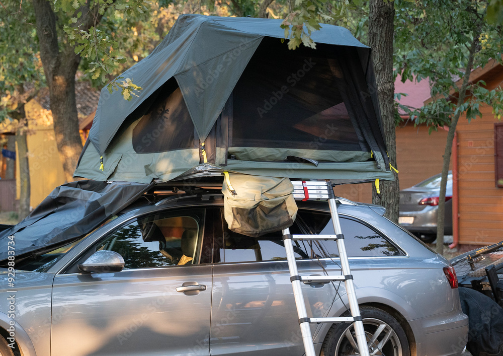 mobilny dom w podróży na kampingu