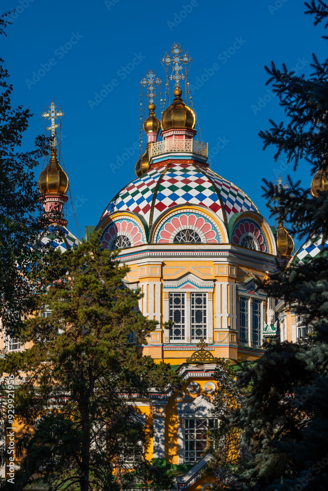 Obraz premium Domes of the wooden Ascension Cathedral, built in 1907 in the Kazakh city of Almaty