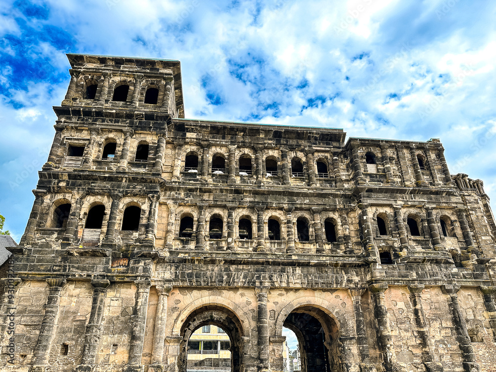 Obraz premium Street view of old village Trier in Germany