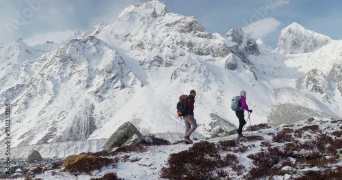 couple explore himlayan mountains