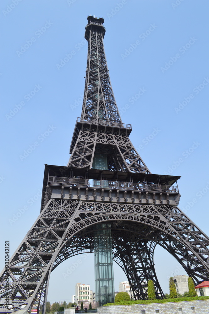 eiffel tower