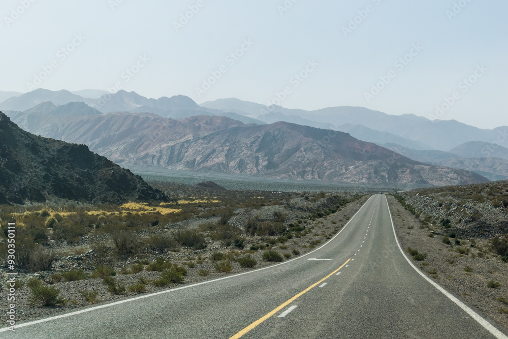 Montañas al lado de la ruta. Montañas al lado de la ruta.