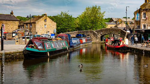 Konstfotografi Narrowboats in the canal basin at Skipton, Yorkshire, England