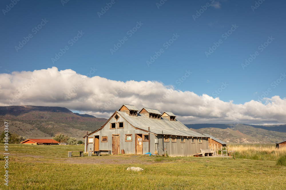 Fototapeta premium old barn house in the mountains