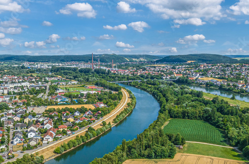 Kelheim in Niederbayern im Luftbild, Blick über den Zusammenfluß von Donau und Altmühl nach Affecking und Saal