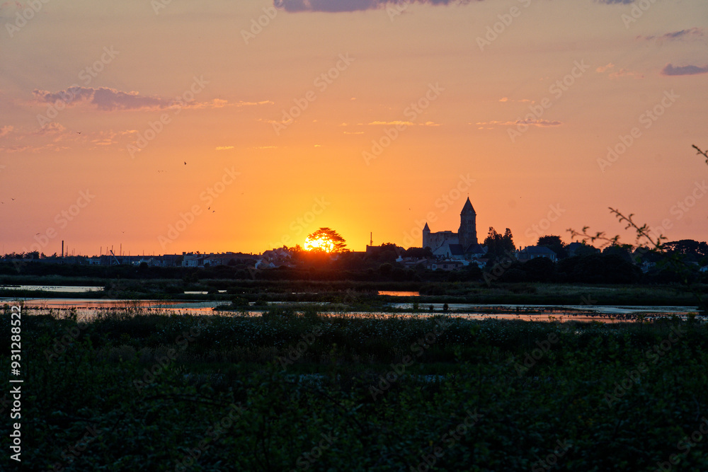 coucher du soleil à noimoutier en ile. ile de noirmoutier  vendée