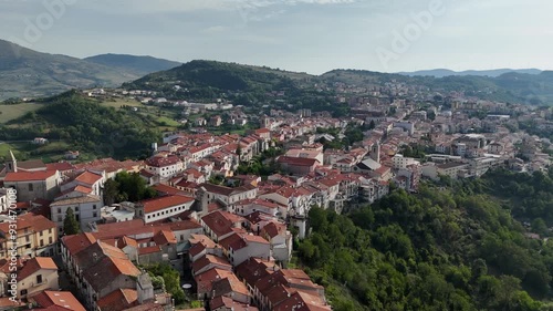 Vista aerea di Agnone, Isernia, Molise, Italia.
Ripresa aerea del centro storico di Agnone, meta turistica del centro Italia famosa per la costruzione delle campane delle chiese. photo