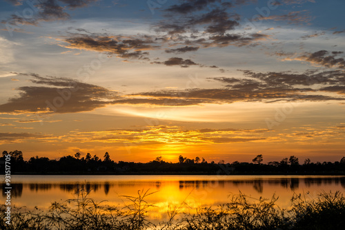 Fototapeta Naklejka Na Ścianę i Meble -  sunset on the lake landscape