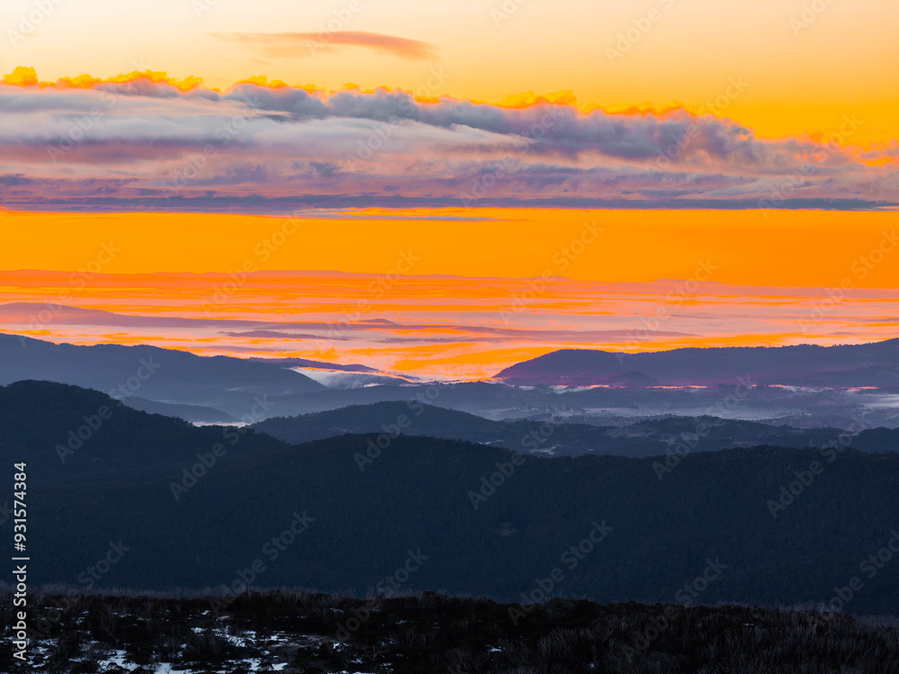 Obraz premium Sunrise in the Australian Alps , Snowy Mountains, Australia