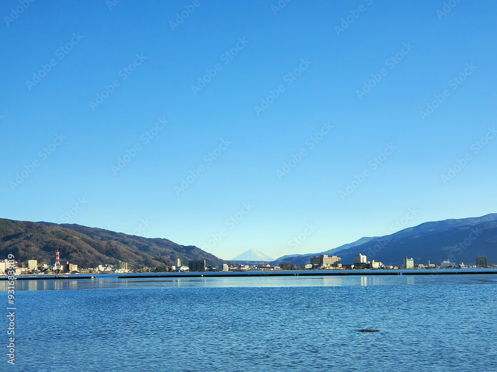 This picture shows Mt. Fuji and Lake Suwa. This picture shows Mt. Fuji and Lake Suwa.