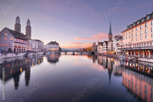 Papier peint Zurich, Switzerland on the Limmat River