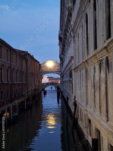 Ponte dei sospiri di notte photo