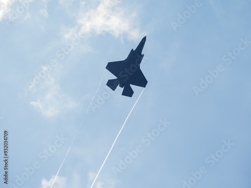 airshow, F35, F-35, fighter jet, airplane, sky, jetstream
