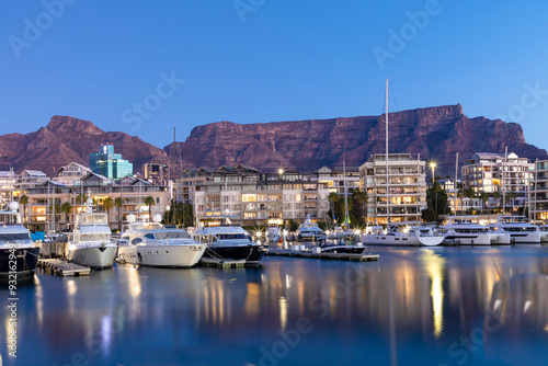 V&A (Victoria and Alfred) Waterfront and Table Mountain, Cape Town, Western Cape Province, South Africa, Africa