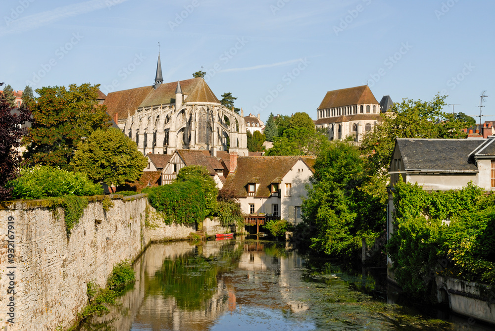 View along the Eure river with Saint-Pierre Church, Chartres, Eure-et-Loir department, Centre region, France