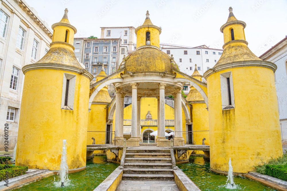 Obraz premium architectural landmark of unique beauty in the center of Jardim da Manga in the historic area of the city of Coimbra-Portugal