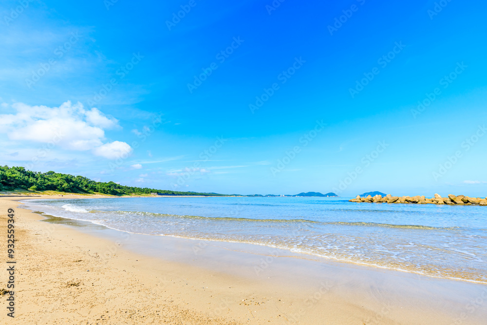 夏のさつき松原の海 福岡県宗像市 The sea of Satsuki Matsubara in summer. Fukuoka Pref, Munakata City. 夏のさつき松原の海 福岡県宗像市 The sea of Satsuki Matsubara in summer. Fukuoka Pref, Munakata City.