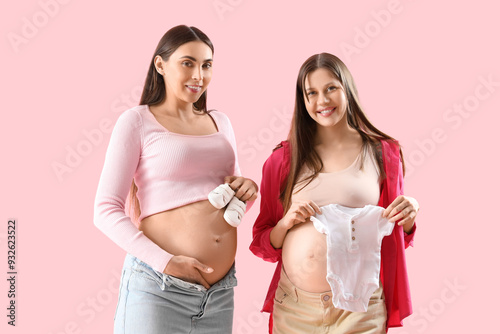 Pregnant female friends wit...