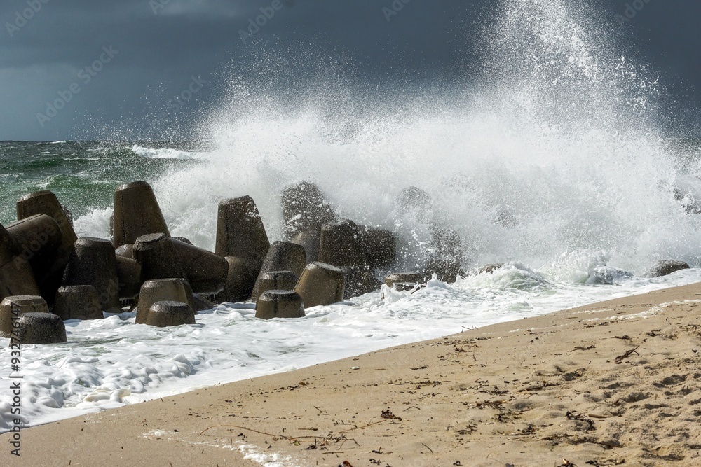 Coastal protection during storms by the tetrapods on the island of Sylt