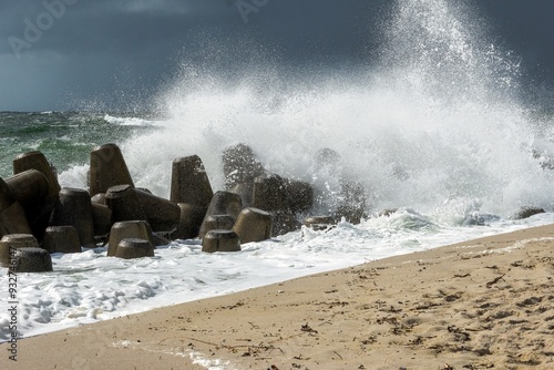 Obraz na płótnie Coastal protection during storms by the tetrapods on the island of Sylt w salonie