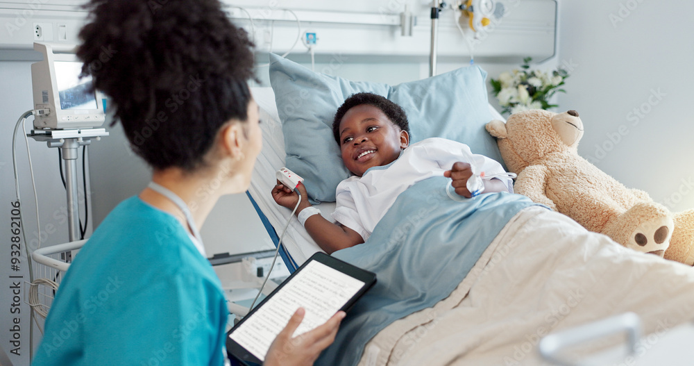 Obraz premium Consultation, nurse and black child patient in hospital for recovery of surgery for congenital heart disease. Tablet, sick and medical cardiology practitioner with African kid for postoperative care.