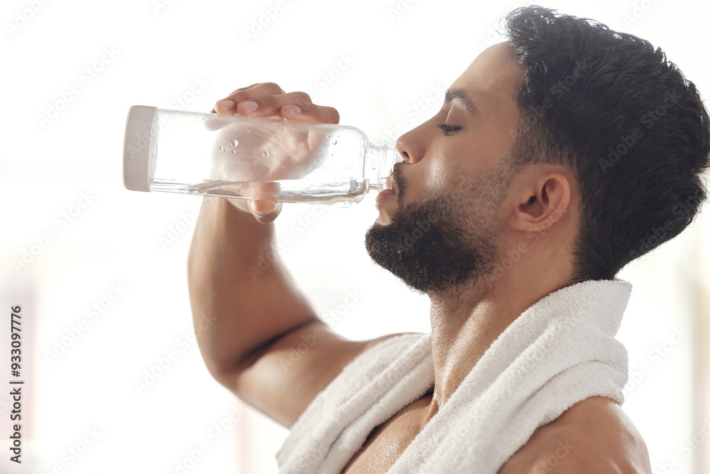 Φωτογραφία Profile, man and drinking water for fitness at gym with towel for break, hydration and detox