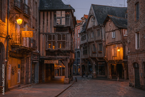 Fototapeta Naklejka Na Ścianę i Meble -  Dinan by night - Brittany, France