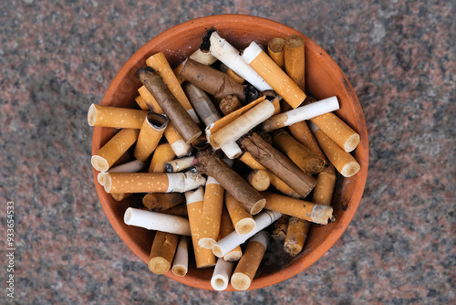 Obraz na plátně A pot with cigarette buds