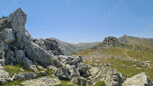 Paysage des Esquerdes de Rotjà (massif du Canigó) photo