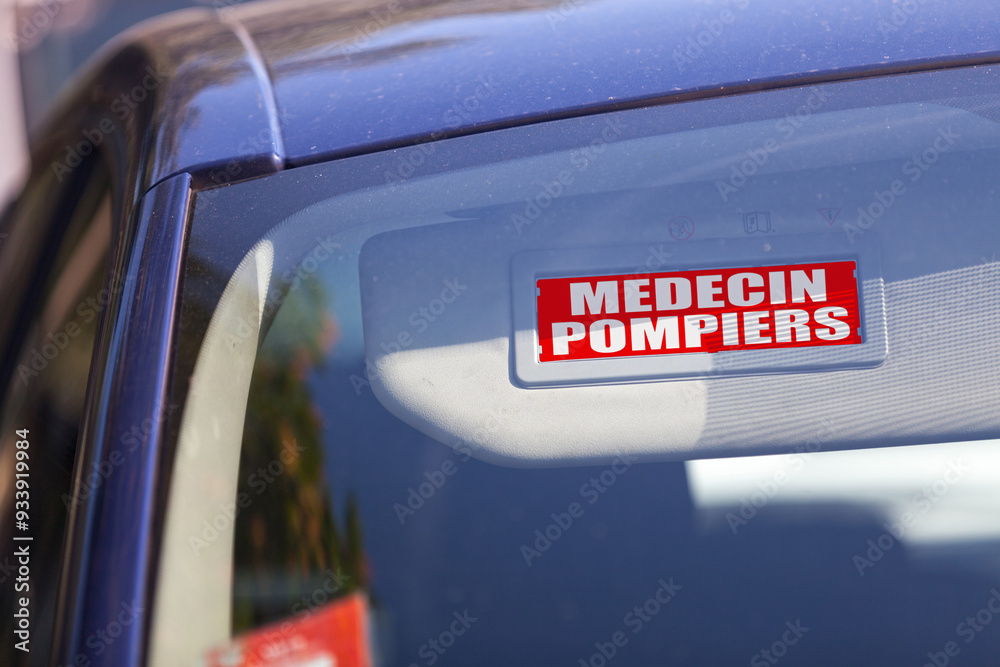 Obraz premium French Doctor Firefighters - Car sun visor