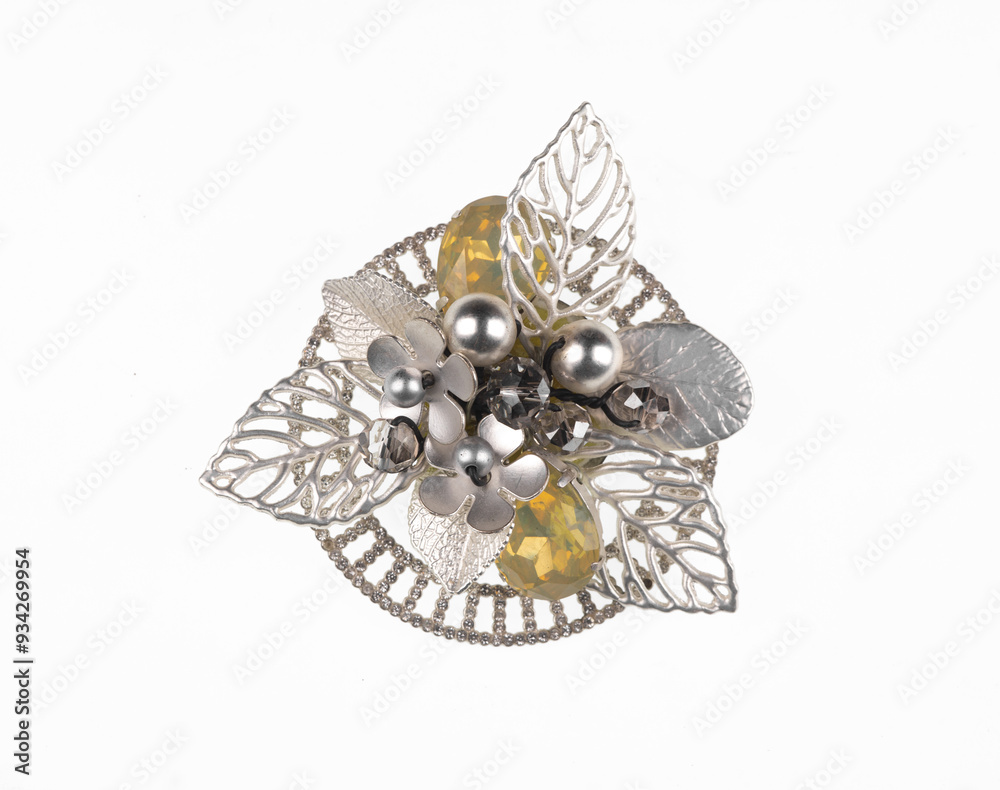 Fototapeta premium jewelry brooch isolated on white background