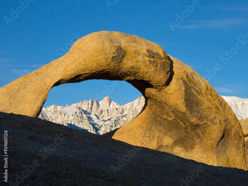 USA, California, Lone Pine. Alabama Hills, Mobius Arch and Mount Whitney.