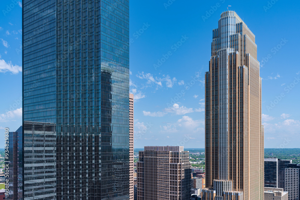 Obraz premium skyscrapers and office towers in commercial business district of downtown minneapolis