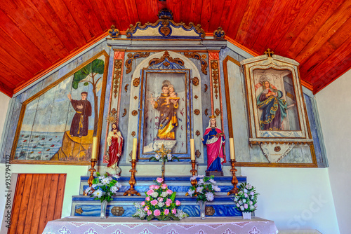 Innenansicht der Kapelle Ermida de Santo António das Areias in Armação de Pêra, Algarve (Portugal) photo