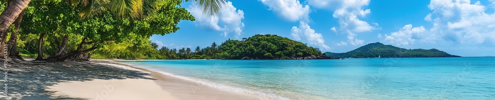Obraz premium idyllic tropical beach panoramic shot