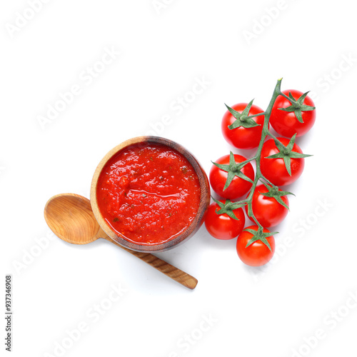 Fresh tomato sauce in woode...