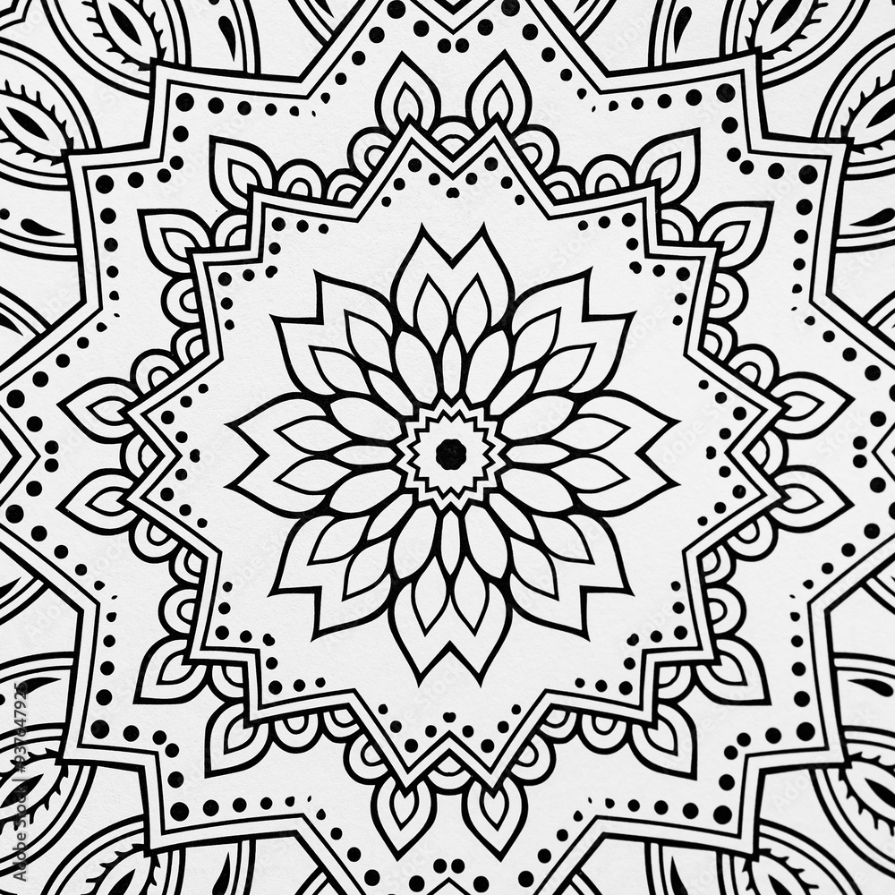 Arrière plan noir et blanc avec motif graphique mandala pour colorier