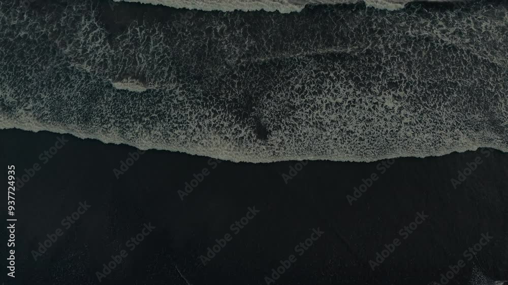 Parecería la Playa negra de Islandia tomada por un drone en la que el misticismo esta presente, sin embargo es Nayarit, Mexico en San Blas. Esta majestuosa playa esta aquí. 