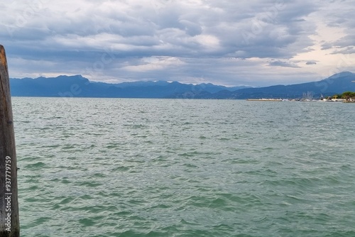 Lago di Garda.
Peschiera Del Garda, Veneto, Italia. photo