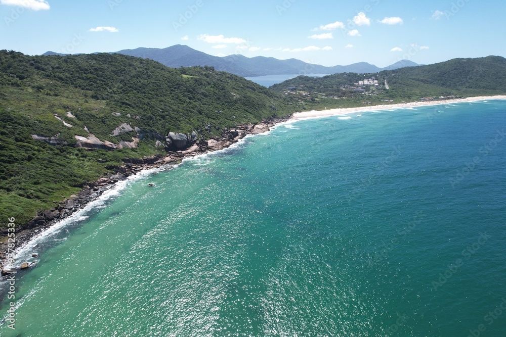 Obraz premium A view of Praia Mole, Mole beach, beachsin Florianopolis, Brazil