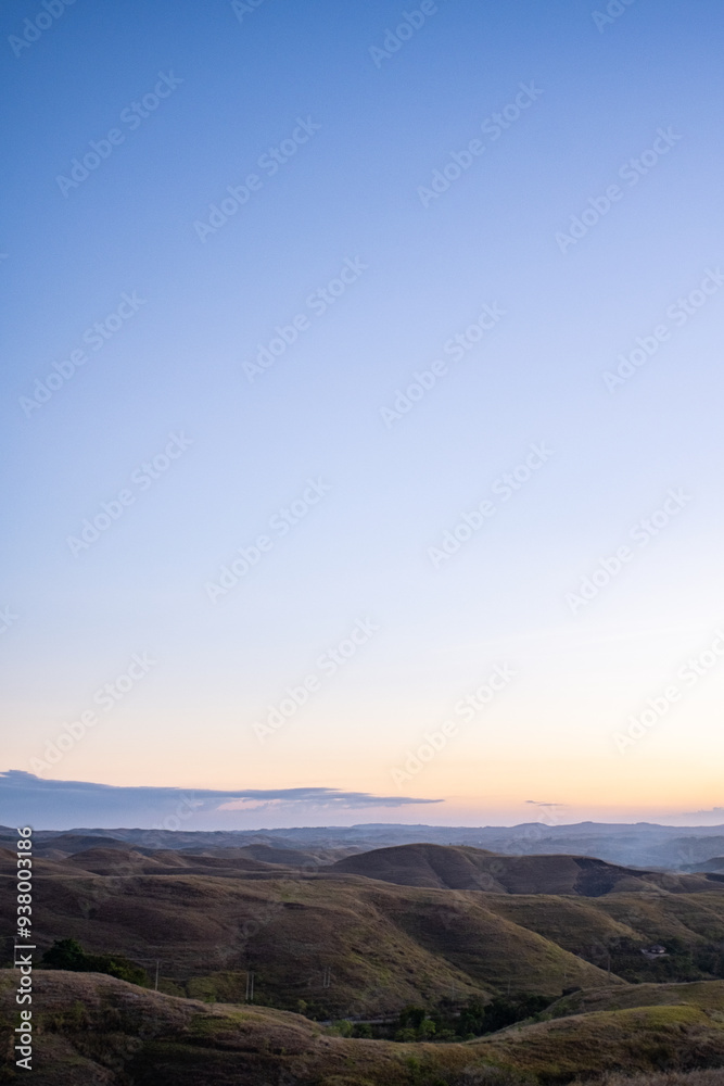 Fototapeta premium 山と夕陽の美しい景色