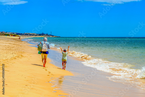 Praia dos Salgados bei Armação de Pêra, Algarve (Portugal) photo