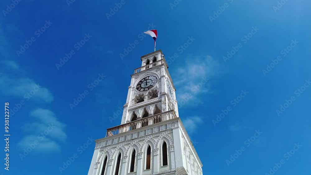 Torre del Reloj Iquique bandera de Chile